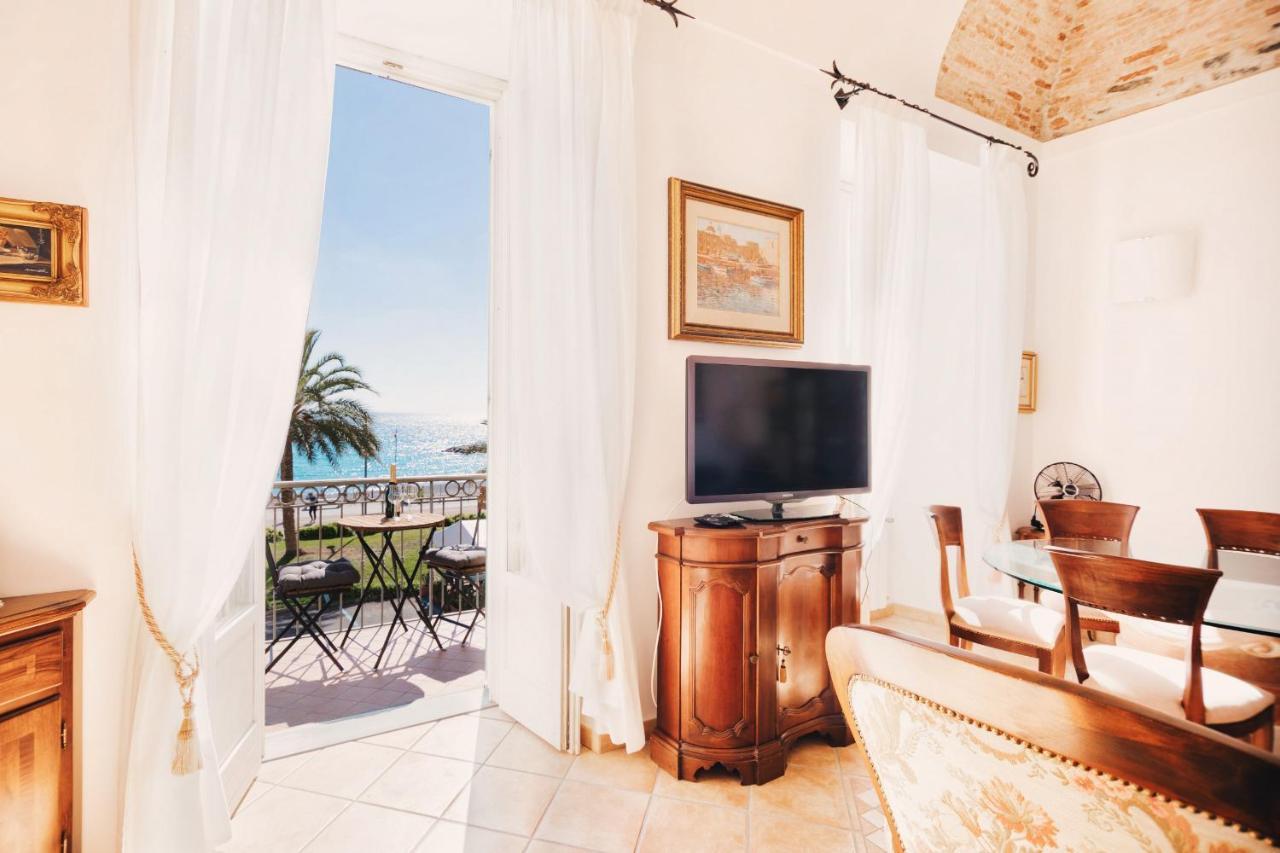 Appartamento Fronte Mare A Ospedaletti By Wonderful Italy Exterior foto